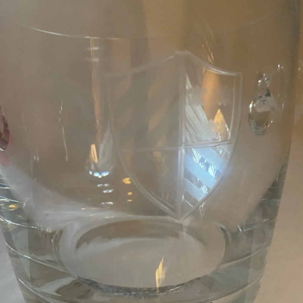 Elegant Clear Glass / Crystal Ice Bucket with she’ll design on front. Perfect.